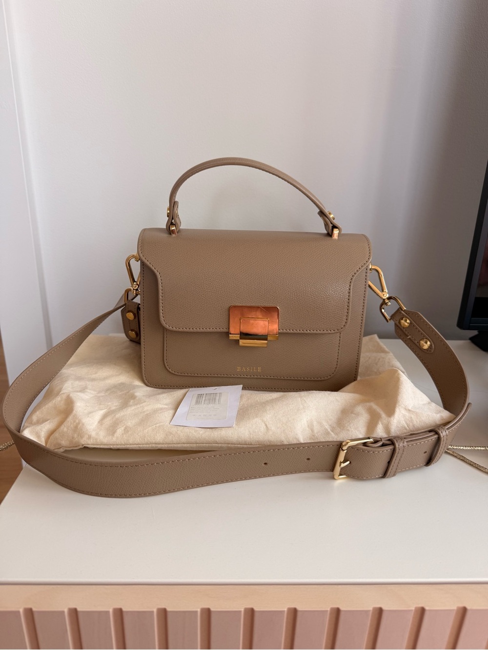 Taupe Leather Top-Handle Crossbody Bag marque Basile